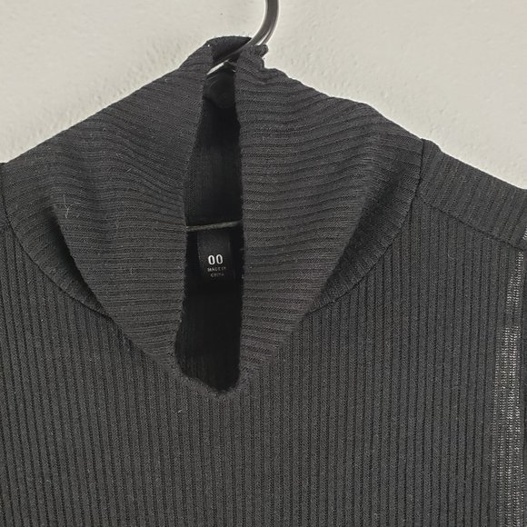 Torrid Women's Size 00 Sleeveless Ribbed Turtleneck Black Classic Layering Tank - Picture 8 of 8